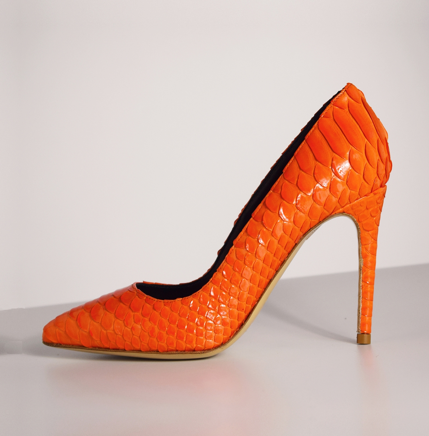 Aster 90mm In Genuine Orange Python Pumps – Aethra
